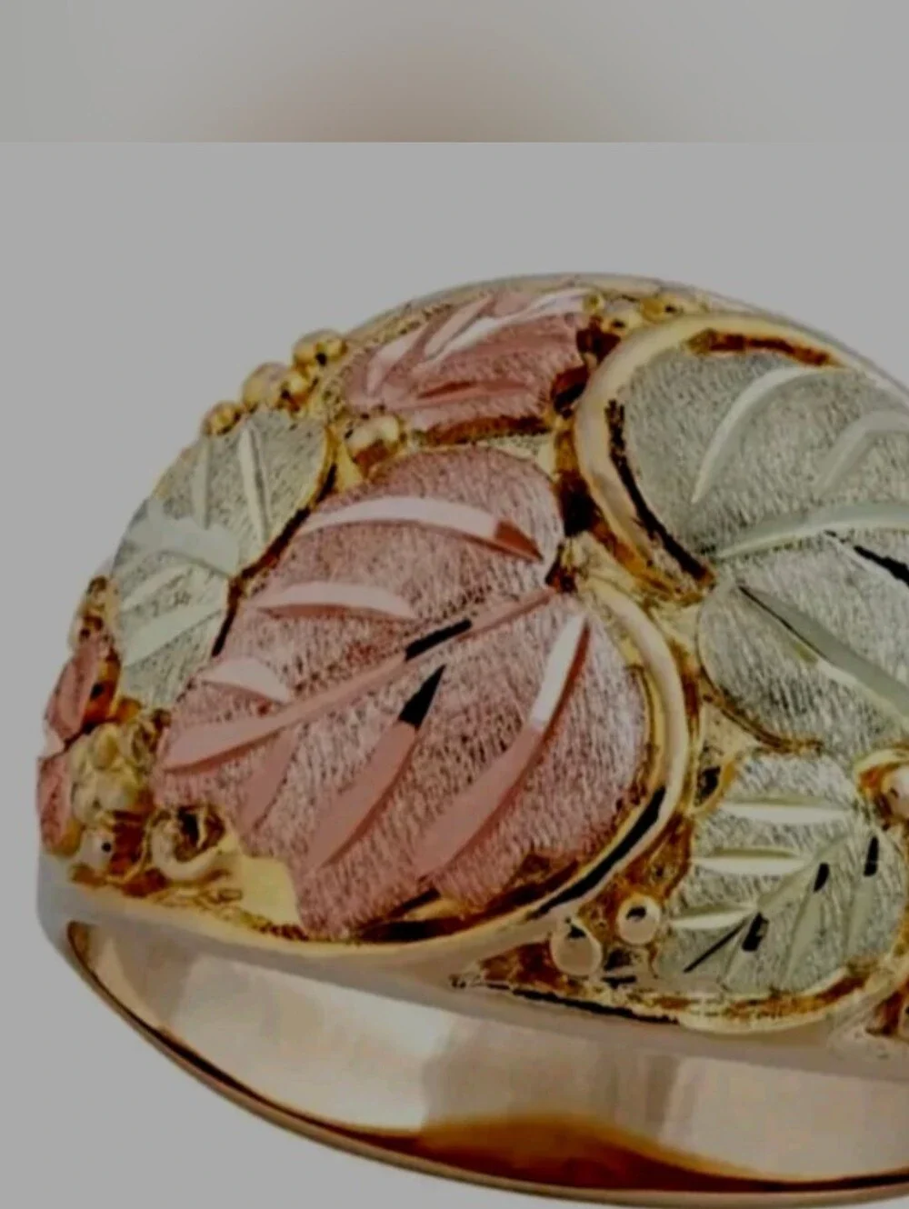 Vintage 70s Gold-tone Metal Bronze & Green Grape Leaves Dome Fashion Ring Size 8